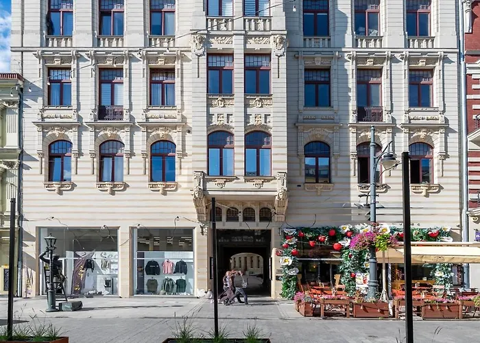 Piotrkowska Prestige By Bookinghost